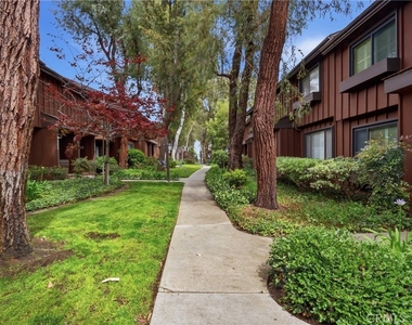 2242 Stonewood Court - Photo Thumbnail 18
