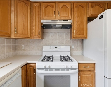 2242 Stonewood Court - Photo Thumbnail 7