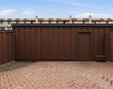 2242 Stonewood Court - Photo Thumbnail 16