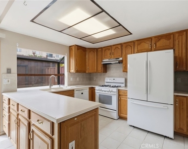 2242 Stonewood Court - Photo Thumbnail 5