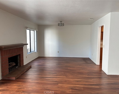 2412 Ramada Plaza - Photo Thumbnail 1
