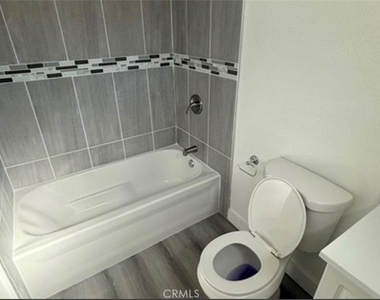 7134 Granger Avenue - Photo Thumbnail 3