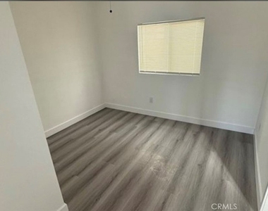 7134 Granger Avenue - Photo Thumbnail 5