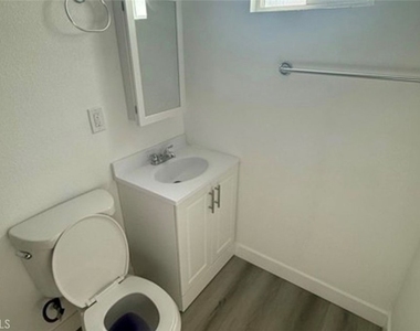 7134 Granger Avenue - Photo Thumbnail 4