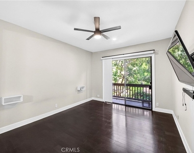 9 Madrona - Photo Thumbnail 17