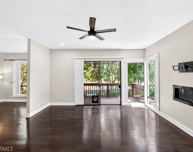 9 Madrona - Photo Thumbnail 12