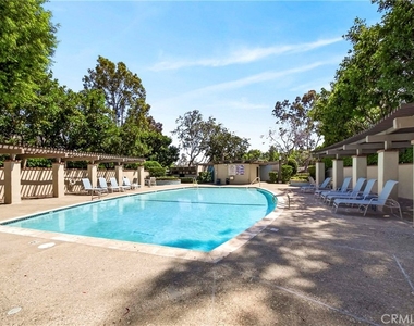 9 Madrona - Photo Thumbnail 36