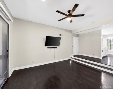 9 Madrona - Photo Thumbnail 1