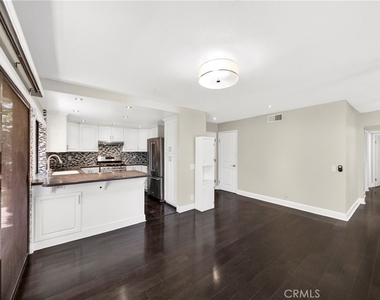 9 Madrona - Photo Thumbnail 8