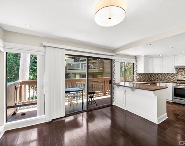 9 Madrona - Photo Thumbnail 7