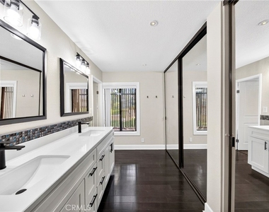 9 Madrona - Photo Thumbnail 3