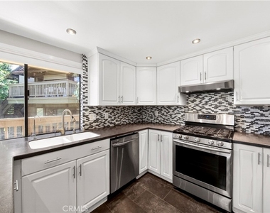 9 Madrona - Photo Thumbnail 10