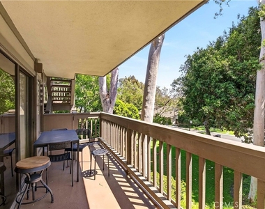 9 Madrona - Photo Thumbnail 24
