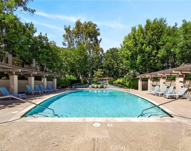 9 Madrona - Photo Thumbnail 33