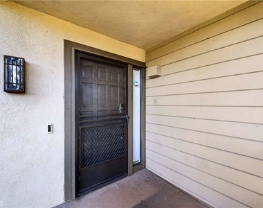 9 Madrona - Photo Thumbnail 26