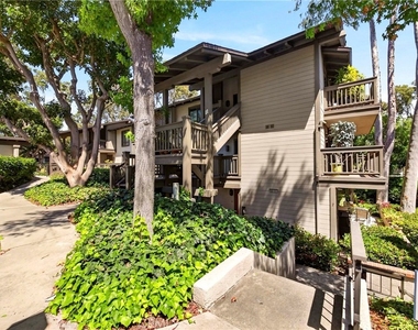 9 Madrona - Photo Thumbnail 29