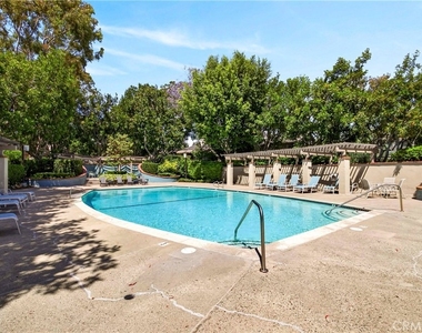 9 Madrona - Photo Thumbnail 32