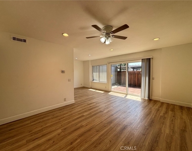 4646 Larwin Avenue - Photo Thumbnail 12