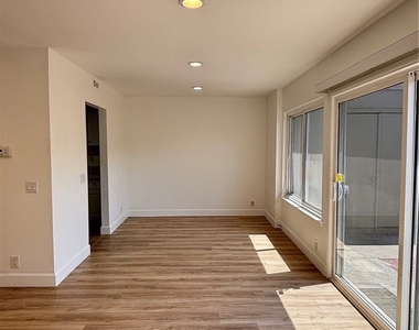 4646 Larwin Avenue - Photo Thumbnail 16