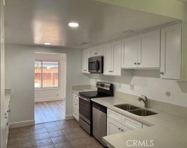 4646 Larwin Avenue - Photo Thumbnail 1
