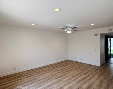 4646 Larwin Avenue - Photo Thumbnail 15