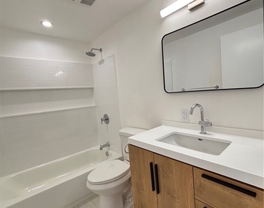 4646 Larwin Avenue - Photo Thumbnail 6