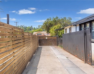 6854 N Figueroa Street - Photo Thumbnail 2
