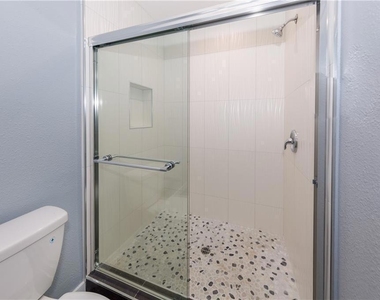 6854 N Figueroa Street - Photo Thumbnail 7