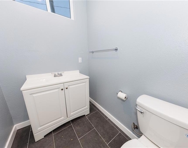 6854 N Figueroa Street - Photo Thumbnail 8