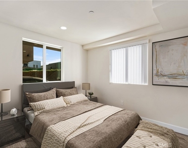 1822 S Orchard Avenue - Photo Thumbnail 10