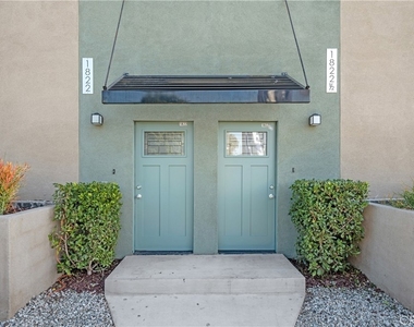 1822 S Orchard Avenue - Photo Thumbnail 3