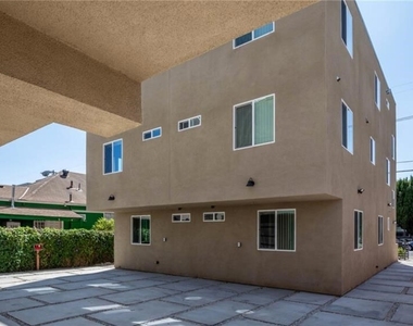 1822 S Orchard Avenue - Photo Thumbnail 2