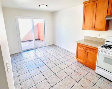 4109 W 5th - Photo Thumbnail 5