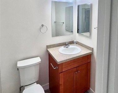 4109 W 5th - Photo Thumbnail 3