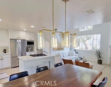 445 Begonia Avenue - Photo Thumbnail 6