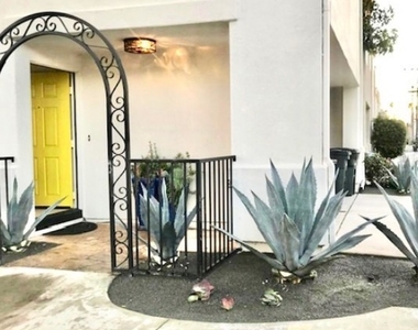 445 Begonia Avenue - Photo Thumbnail 1