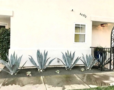 445 Begonia Avenue - Photo Thumbnail 3