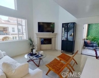 445 Begonia Avenue - Photo Thumbnail 8