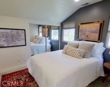 445 Begonia Avenue - Photo Thumbnail 12