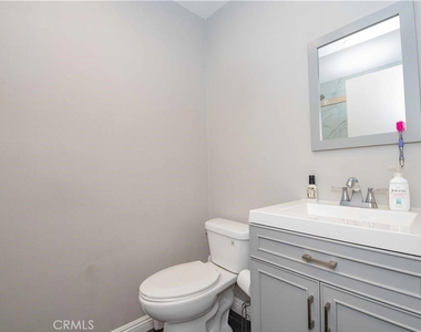 8338 Woodley Place - Photo Thumbnail 11