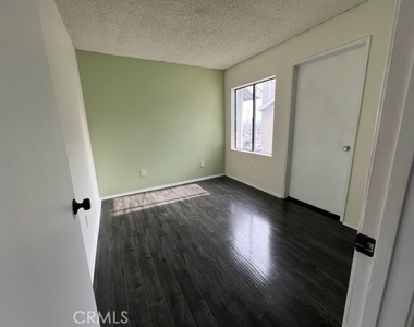 8338 Woodley Place - Photo Thumbnail 7