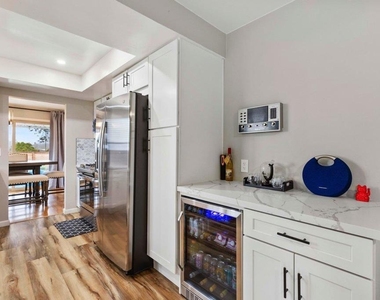 1870 Jeffrey Avenue - Photo Thumbnail 10