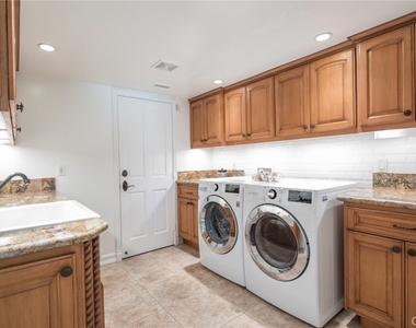 32161 E Nine Drive - Photo Thumbnail 24