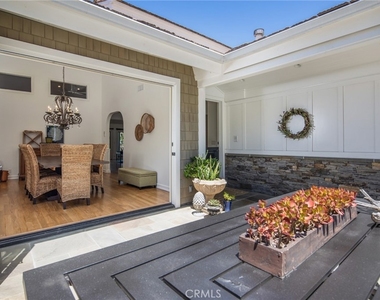 32161 E Nine Drive - Photo Thumbnail 2