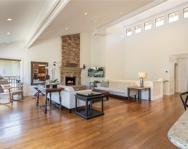 32161 E Nine Drive - Photo Thumbnail 6