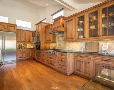 32161 E Nine Drive - Photo Thumbnail 13