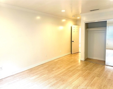 9356 19th Street - Photo Thumbnail 10