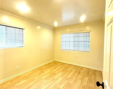 9356 19th Street - Photo Thumbnail 14