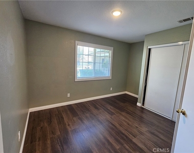 525 Cedar View - Photo Thumbnail 11
