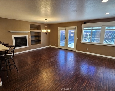 525 Cedar View - Photo Thumbnail 3